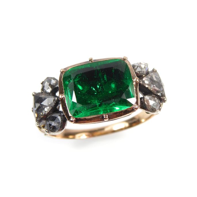 Emerald and diamond ring | MasterArt